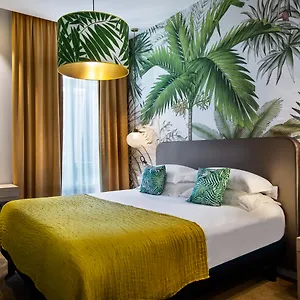 Verlaine 4*, Cannes Francia